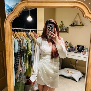 White body dress with design button